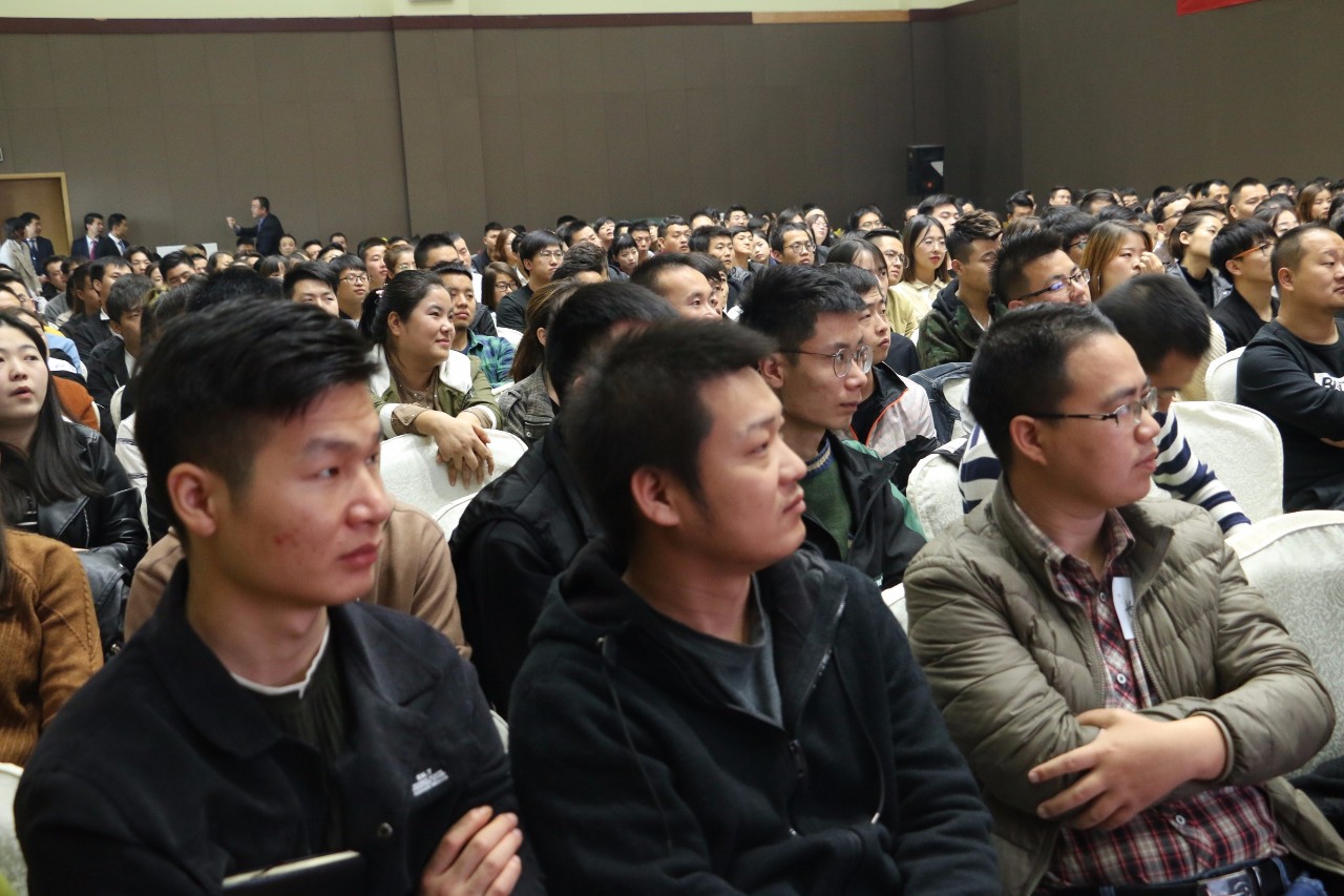 【峰光无限装饰】在交流中成长 在学习中前行——峰光集团“将帅特训营”圆满落幕 【峰光无限装饰】在交流中成长 在学习中前行——峰光集团“将帅特训营”圆满落幕