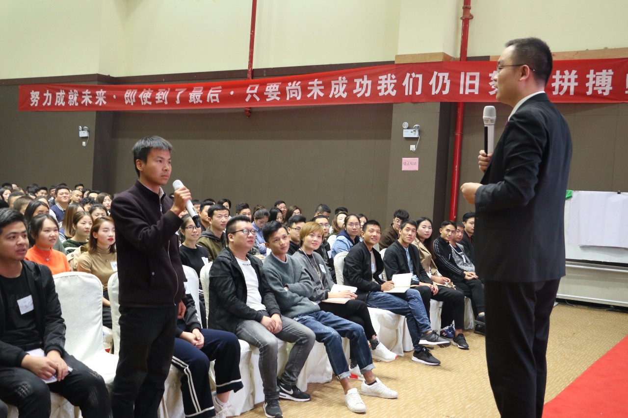 【峰光无限装饰】在交流中成长 在学习中前行——峰光集团“将帅特训营”圆满落幕 【峰光无限装饰】在交流中成长 在学习中前行——峰光集团“将帅特训营”圆满落幕