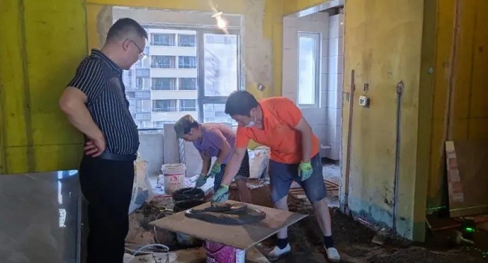 峰光无限装饰咸阳分公司· 炎炎夏日走进一线工地送清凉! 峰光无限装饰咸阳分公司· 炎炎夏日走进一线工地送清凉!