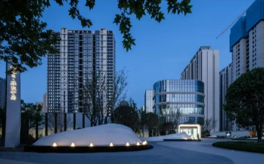 信达·雁熙雲著